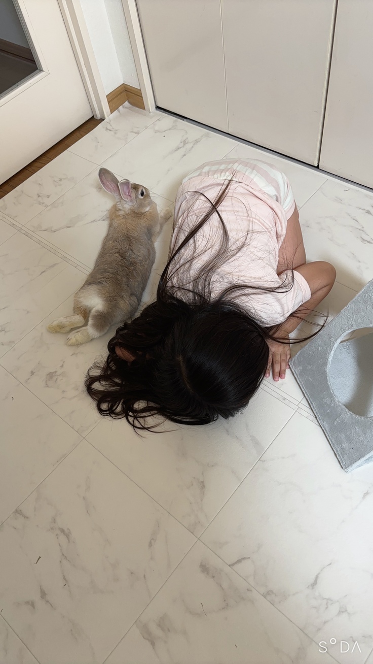 うさぎの真似...