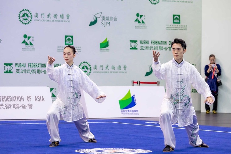 双人太極拳（荒谷・齋藤）