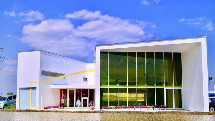 国際こども・せいねん劇場みやざきの外観