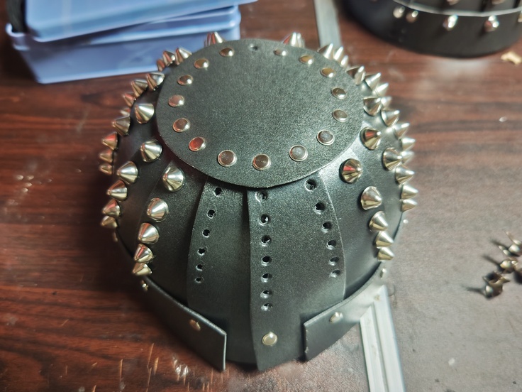 鋲（びょう）の仮留め