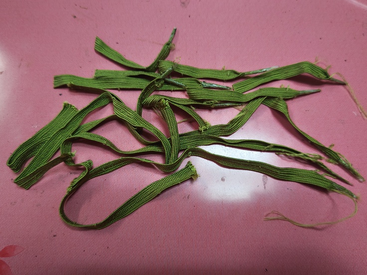 特注の紐なので足りないとアウトでしたが、これだけを残して奇跡的に完成