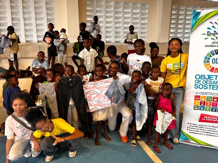 農村部でのリユース衣料の提供