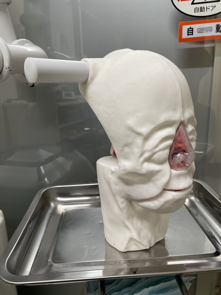 複製したマネキン右前から