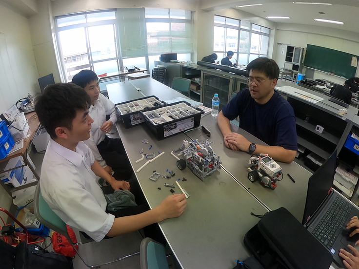 ロボット製作中