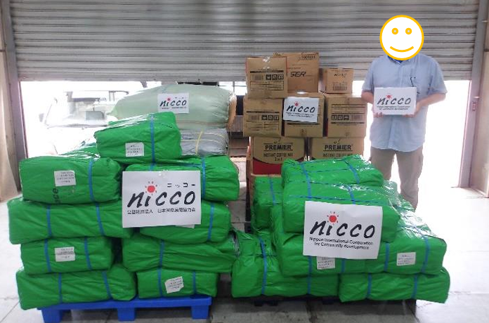 当会スタッフ立会いの下、ヤンゴンからマンダレーへ物資を輸送しました。