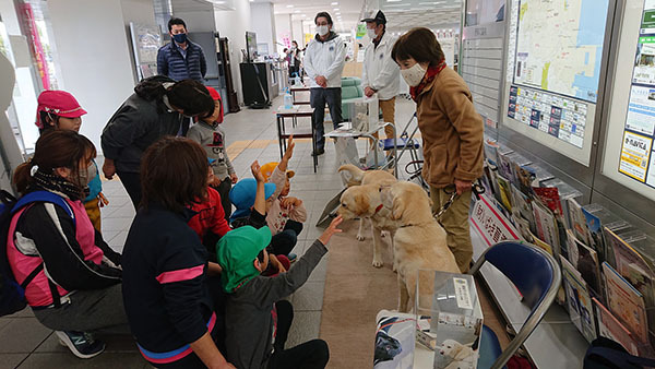 募金活動の様子、その１