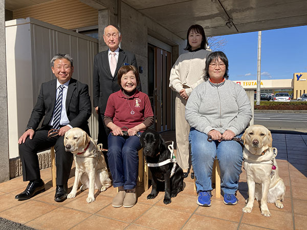 スタッフ集合写真