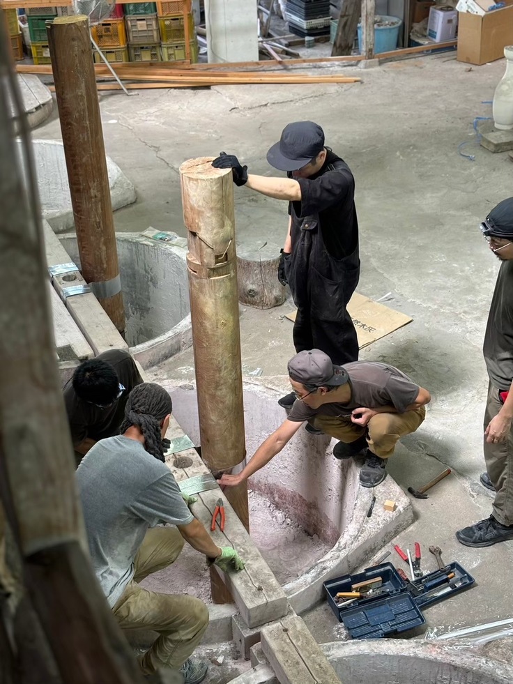 土岐会場　下石工組 旧釉薬工場にて 設営の様子