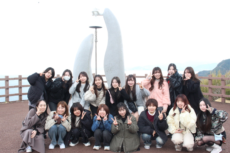 ≪パンフレット制作に取り組む3年ゼミ≫