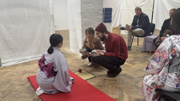 お手前を披露する様子