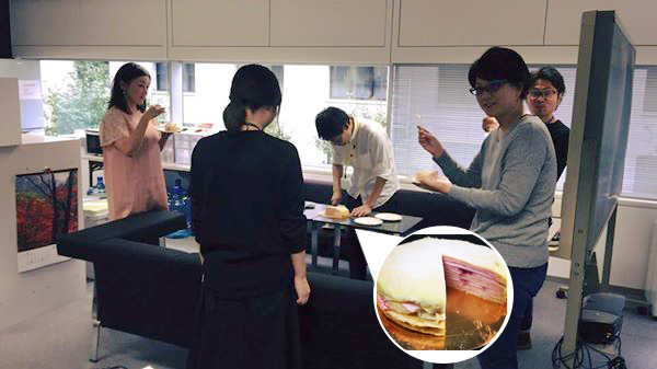 会社でケーキをおすそわけしました。