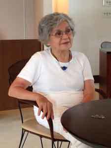 いろいろなネックレスと合わせる