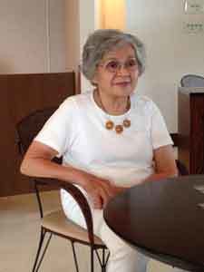 いろいろなネックレスと合わせる