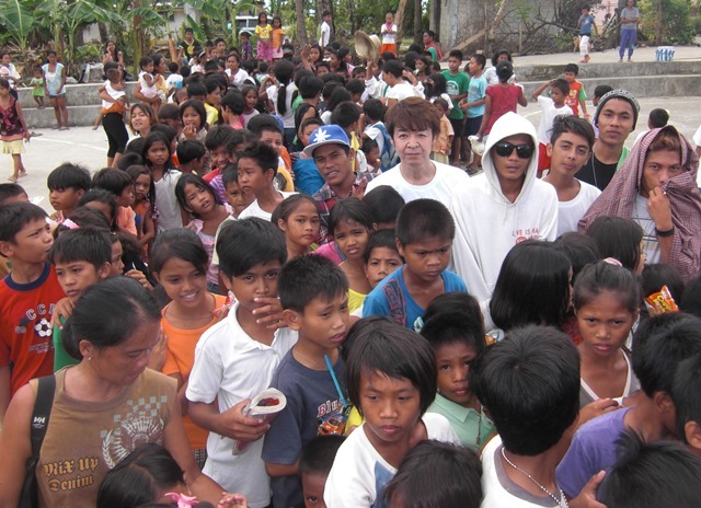 貧困の連鎖を断ち切る支援活動 コロナ禍で苦しむフィリピンの子どもたちへ食糧配給 斉藤 和彦 国際ボランティア団体 グローリアセブ代表 08 09 投稿 クラウドファンディング Readyfor レディーフォー