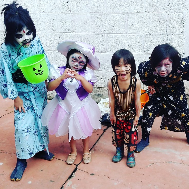 ハロウィンメイクのカサカサキッズ