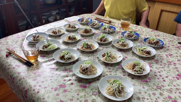 ジャージャー麺の素、試食を重ねて完成しました