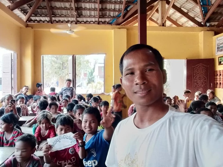 代表ソティアさんと子どもたち