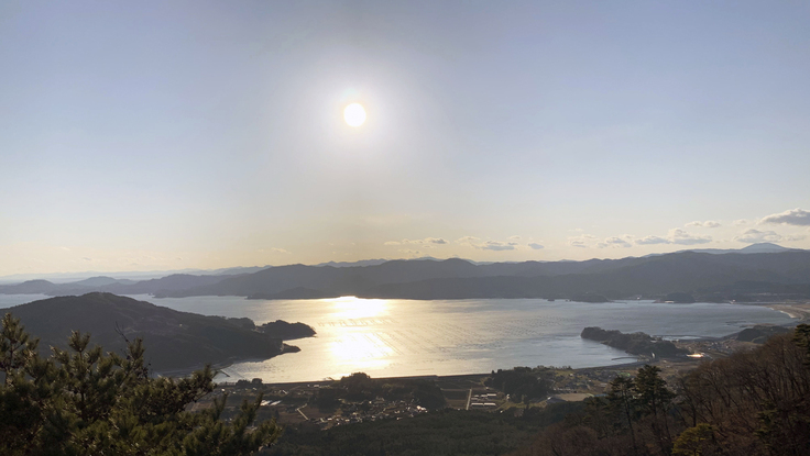 箱根山展望台から見る夕暮れの海