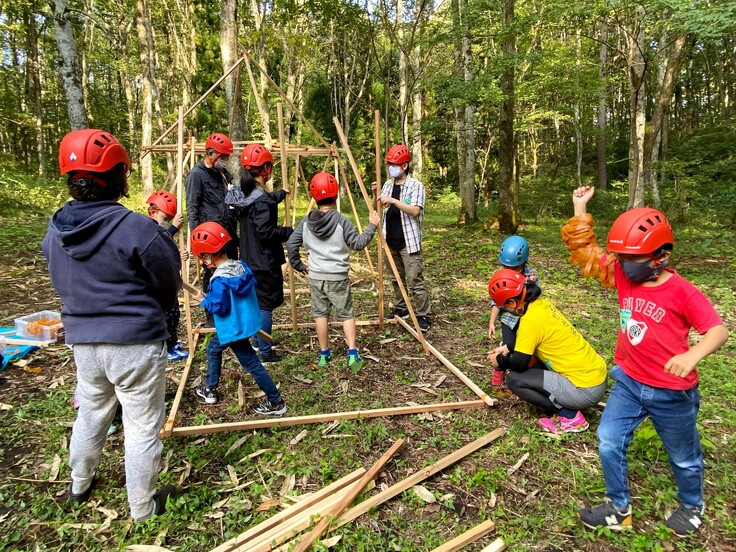 コプロドームを楽しむ子どもたち