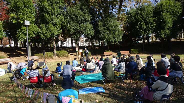 たっちゃんの紙芝居　野外公演の様子