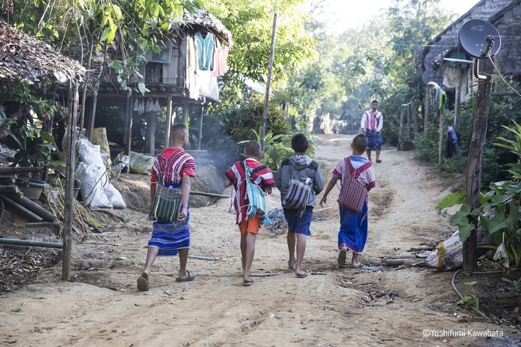 ミャンマー（ビルマ）難民キャンプ内の様子です