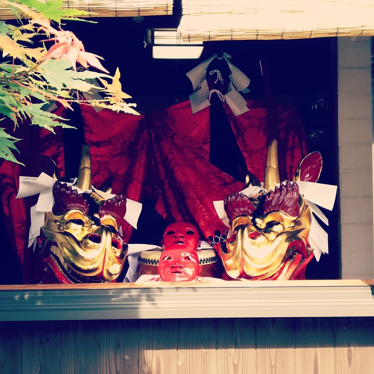 社務所諸寄麒麟獅子