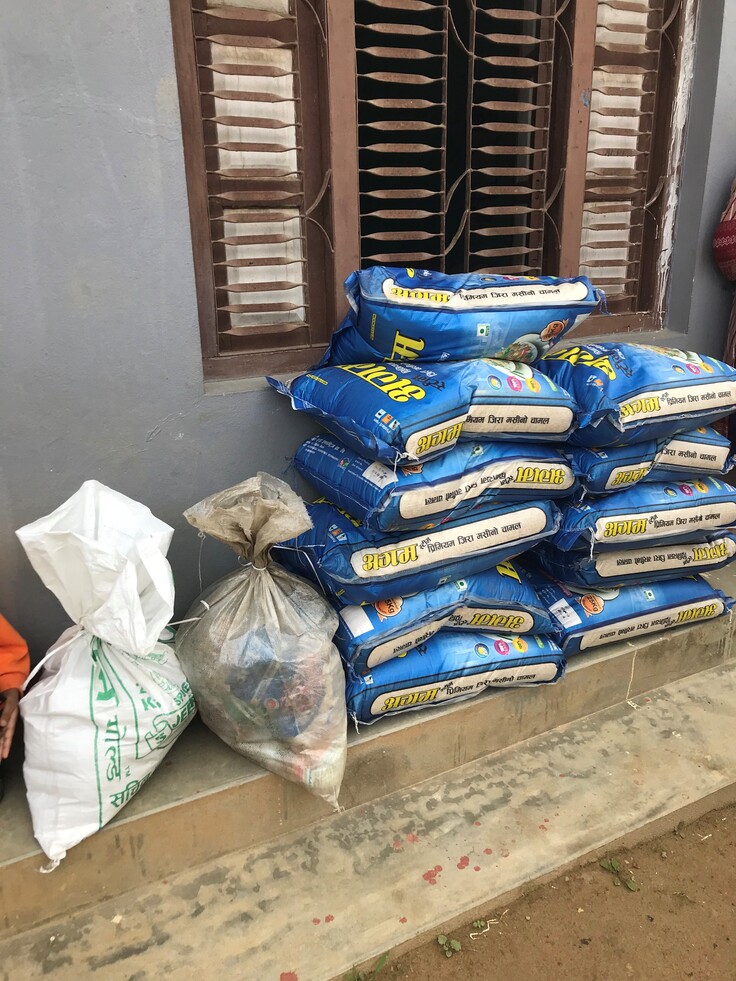 １２世帯に配布した食糧