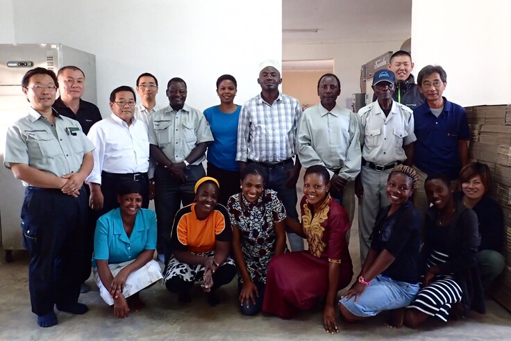 株主の皆様とMatoborwaのスタッフ、左端が私（2017年）