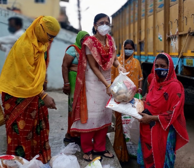 救援物資配布活動
