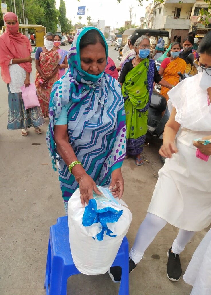 支援物資受給者