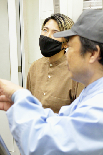 説明に聞きる会話の選手