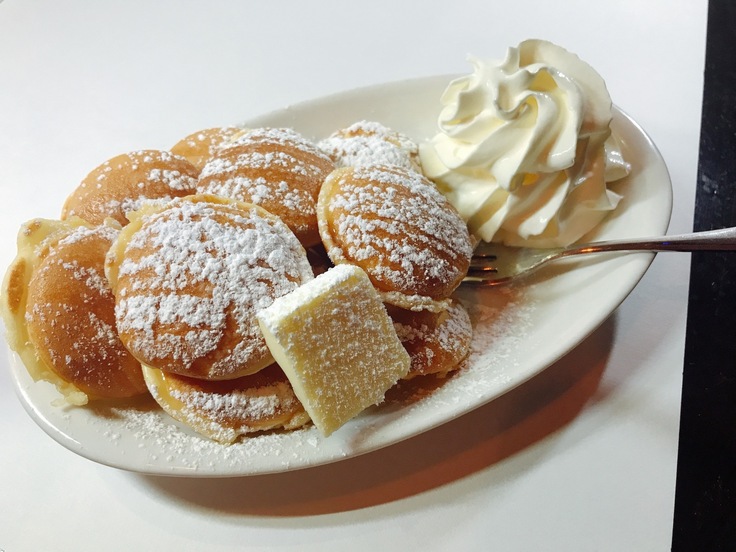 オランダのミニパンケーキ「ポッフェルチェ