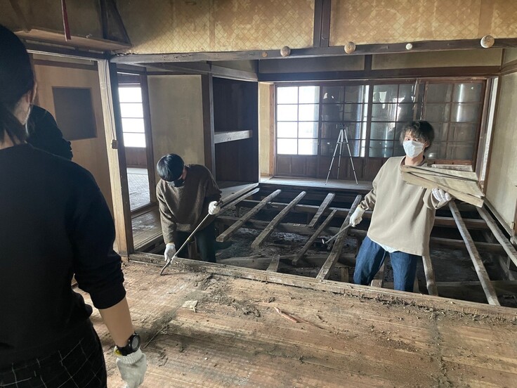 解体作業の様子