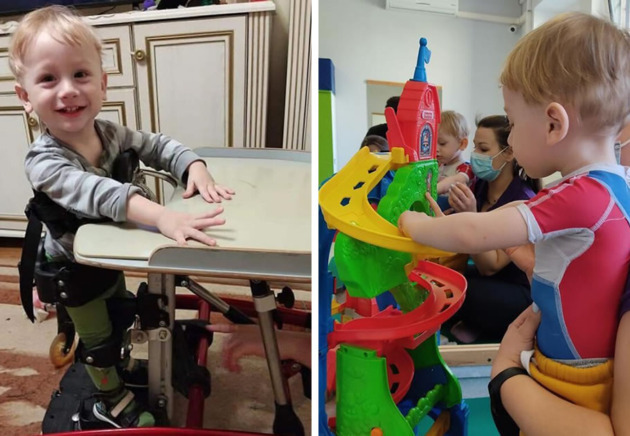 左）歩行補助具を使ってリハビリを受ける幼児、右）リハビリの一環としておもちゃで遊ぶ障がいのある子どもたち（いずれもワルシャワ郊外）