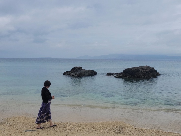 辛くなった時は沖縄の海にいきます
