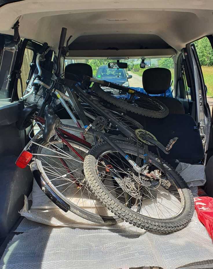 パンクした自転車