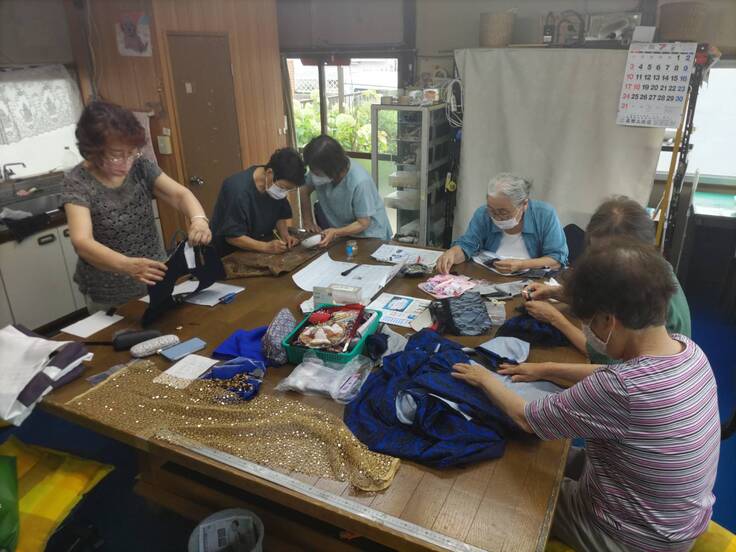 衣装作成もボランティアです