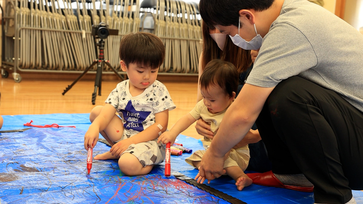 ブルーシートにお絵描き！