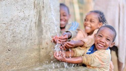 世代を超えて続く貧困に終止符を！「水」からはじまる支援