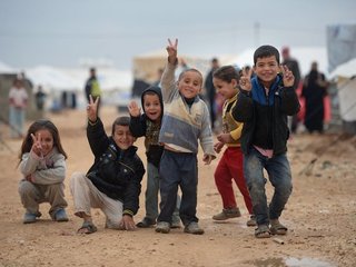 トルコへ逃れたシリア難民に命を救う冬物衣料を届けていきたい！