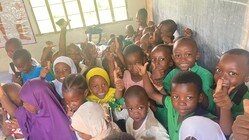 タンザニアの子どもたちがのびのびと学習できる環境を作りたい！ のトップ画像