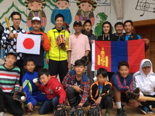 子どもたちに笑顔を！第二弾モンゴルで野球教室開催！