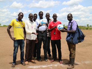 紛争で故郷を追われた南スーダン難民によるサッカーチーム設立！ のトップ画像