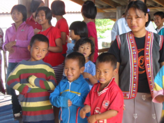 タイの子どもが安定収入を得るため、牛小屋と子牛を寄付したい！ のトップ画像