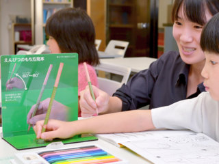 飯豊発！日本全国の子ども達に正しいえんぴつのもち方を伝えたい のトップ画像