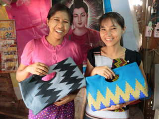 135以上のミャンマー民族の布でバッグをつくるモリンガに工房を! のトップ画像