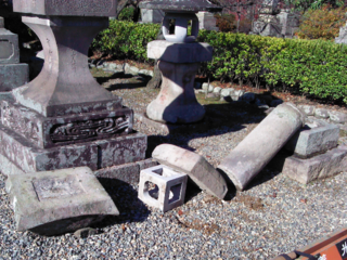 地震大国日本！建築基準のない危うい灯籠を耐震化！ のトップ画像