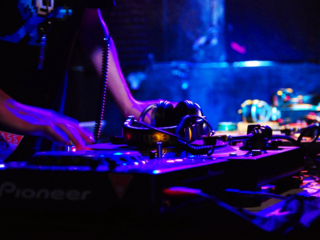 夢に向けて初めの一歩！音楽制作を学ぶためのソフトを購入したい のトップ画像