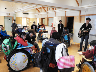 障害者施設の関係者が、みんなで親しめる愛唱歌を作りたい！ のトップ画像