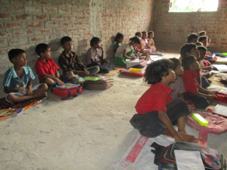 カーストで差別されたインドの子ども達に継続して学べる環境を のトップ画像
